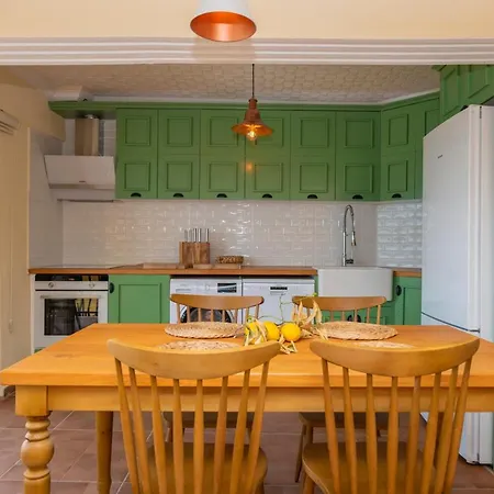 Retro Charm And Vintage Elegance In Karagozler, *