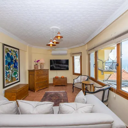 Appartamento Retro Charm And Vintage Elegance In Karagozler,