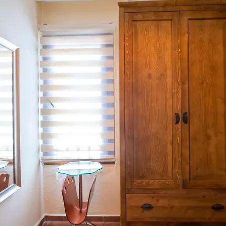 Appartamento Retro Charm And Vintage Elegance In Karagozler,