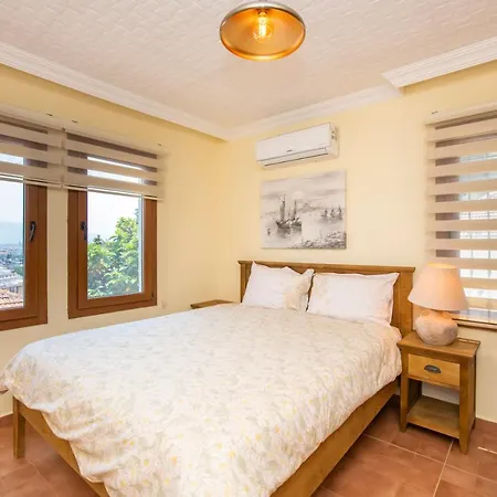 Retro Charm And Vintage Elegance In Karagozler, Appartamento